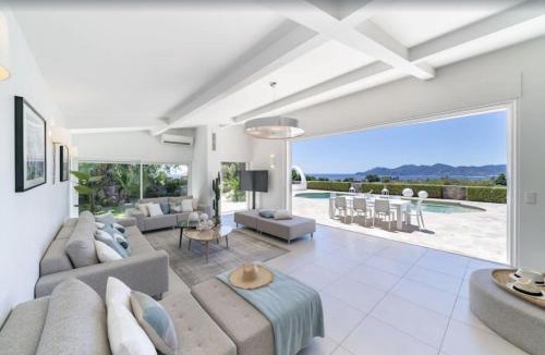 La Croix des Gardes Villa | FRGK PARADOU Contemporary Luxury Villa Panoramic Sea View, Pool & Ultra-Fast Wi-Fi