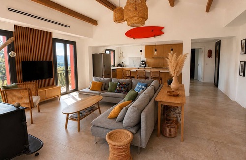 Falicon House | Friendly house on the hills of Nice with unobstructed view 20 min from the sea