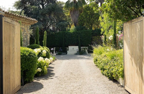 Mandelieu-La-Napoule Villa | Fully renovated luxury villa with pool, garden, and easy access to beaches and golf courses.
