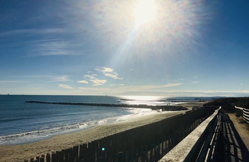 Lunel Apartment | Functional studio 2 pers. in Lunel, beaches 15 min away - summer special!