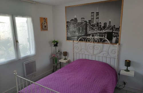 Chateauneuf-du-Rhone House | Gîte 1 à 4 Personnes - Montélimar Sud - Parking Privé