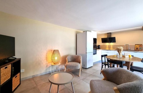Saint-Just-Saint-Rambert House | Gîte avec vue campagne - 2 pers. - FR-1-496-425