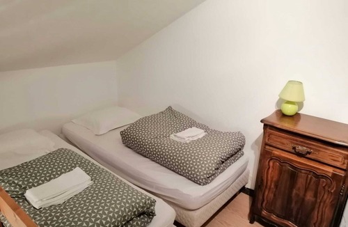 La Motte-d'Aveillans Hotel | Gîte du Hibou - 4 to 6 pers/Auberge LARMUSE