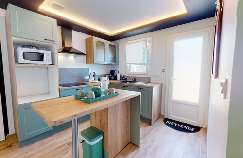 Bretignolles-sur-Mer Ski Chalet | Gîte du Safran (sleeps 5–7) - Veranda, Beach 1 km away