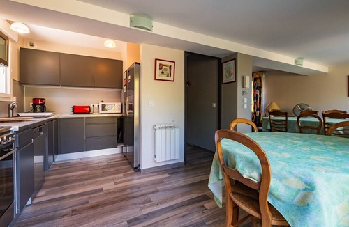 Saint-Marcellin Vercors Isere Communaute House | Gîte for 8 – La Fontaine Des Rollands: Mountain View, Shared Pool, Wi-Fi