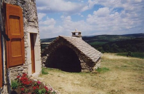 Saint-Pierre-des-Tripiers House | Gîte du Pigeonnier Causse Méjean