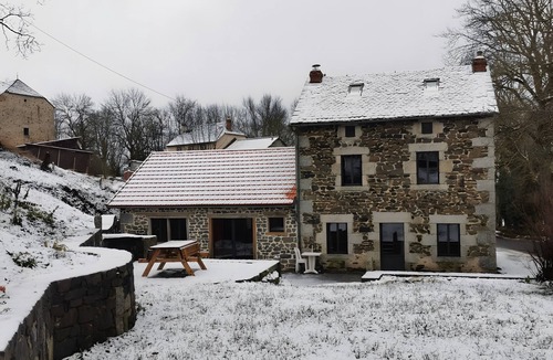 Faverolles House | Gîte la Forge Faverolles – Renovated 3-Level House, Nature & Heritage