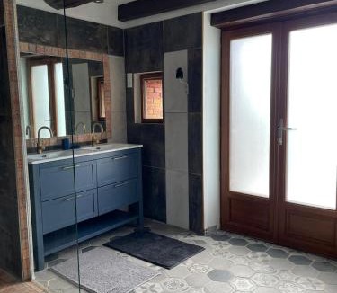 Prissac House | Gîte "Le Chatel" avec piscine