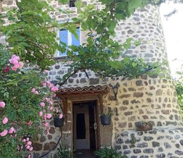 Lamastre House | Gîte le rocher du château de Retourtour
