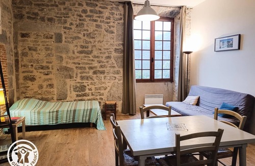 Espagnac-Sainte-Eulalie House | Gîtes de France® - Gîte with coat of arms