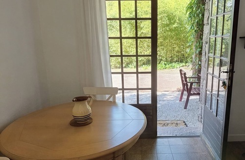 Les Adrets-de-l'Esterel Villa | Garden apartment in the countryside near the sea pets welcome