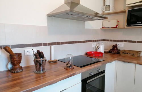 Embrun Apartment | Garden level in detached house Nice view