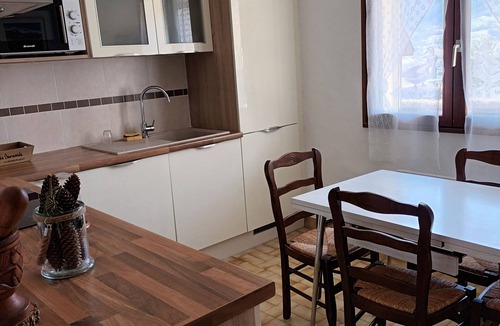 Embrun Apartment | Garden level in detached house Nice view