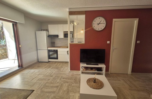 Bastide Giraud Apartment | Garden Studio in Villeneuve Loubet, 5 min from the Marina