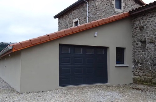Marlhes House | Gîte “Airellier Du Pilat” with Mountain View, Private Terrace, and Wi-Fi