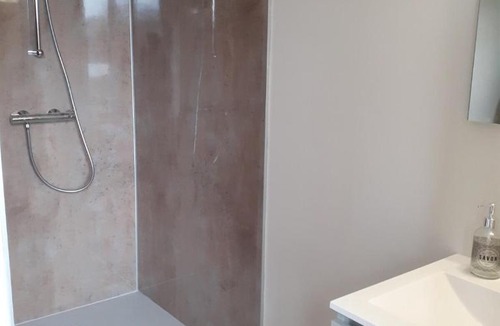 Durenque Villa | GITE DE L'AUTAN - Villa 8 pers-4 salles de bain indépendantes, piscine chauffée et Spa