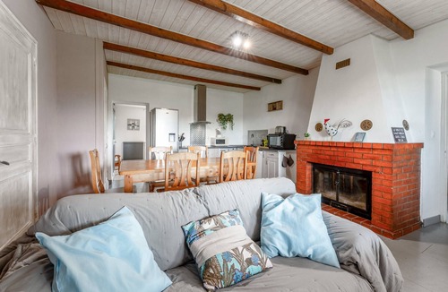 Vinsobres House | Gîte Glycine, Air-Conditioned Living Area/Kitchen – La Bastide St Jacques