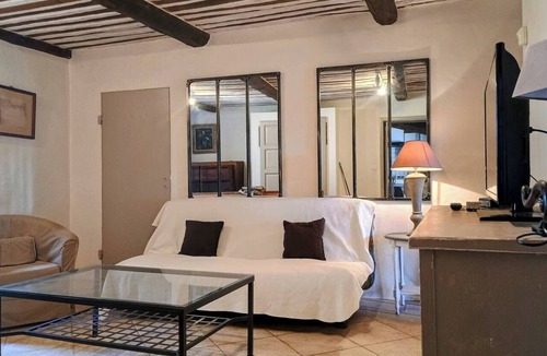 Saumane-de-Vaucluse House | Gîte in the heart of the Luberon 125 m2 Swimming pool Parking Garden Jacuzzi Sauna