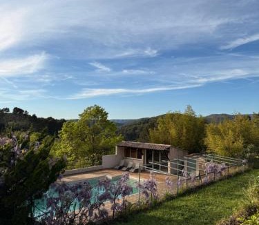 Auriol House | Gite Privé - DOMAINE LA PARETTE - 22 PERS - Piscine Privée & Sauna - idéal Réunions de Familles et Séminaires en Provence - BASTIDE AUTHENTIQUE OFFRE SPECIALE