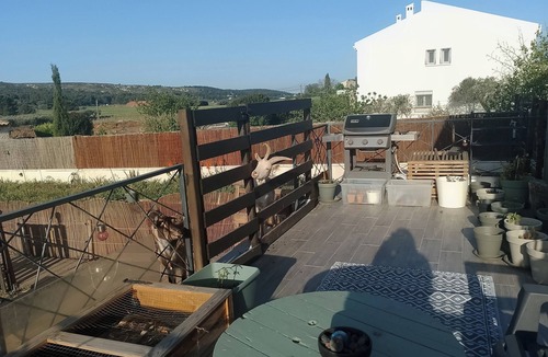 Martigues Apartment | Gite with swimming pool, 8 mins from the beaches