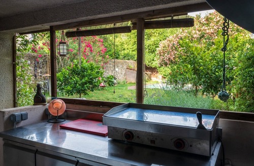 Lodeve House | Gîtes de la Soulondre: Vacation Home with Mountain View, Shared Pool, and Wi-Fi