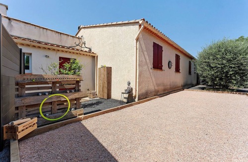 Berre-l'Etang Apartment | Glamping "Unique Bubble Stay" with Private Pool, Jacuzzi, Garden, and Wi-Fi