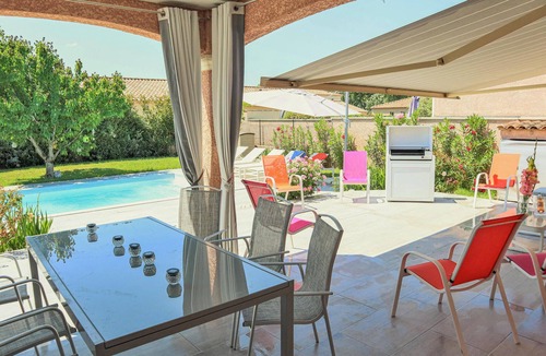 Mallemort House | Gorgeous home in Mallemort