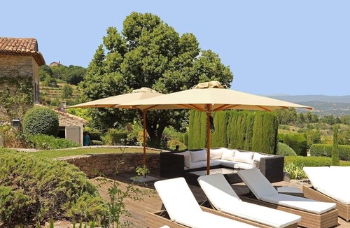 Lacoste House | Gorgeous Provencal Mas near Lacoste, one of the most beautiful villages in France
