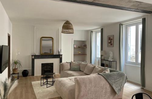 Aubenas Apartment | Grand appart haussmannien au centre Aubenas