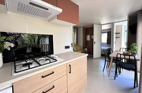 Garde-Colombe House | Grand Confort 3-room Mobile Home for 4–5 People