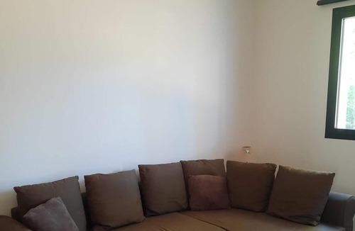 Uchaux Apartment | Grand Logement Cosy au Calme Avec Accès Piscine