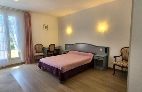 Lunas Bed & Breakfast | Gravezon