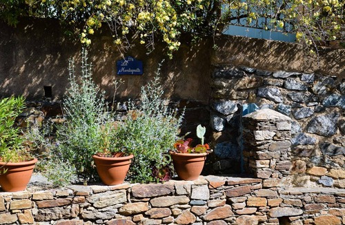 Grimaud Apartment | GRIMAUD: 1-BEDROOM APARTEMENT IN THE HEART OF THE PROVENCAL VILLAGE
