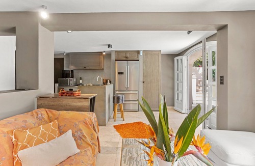 Plage de la Garonnette House | Ground-Floor Villa with Separate House “Strelitzia” Near the Beach