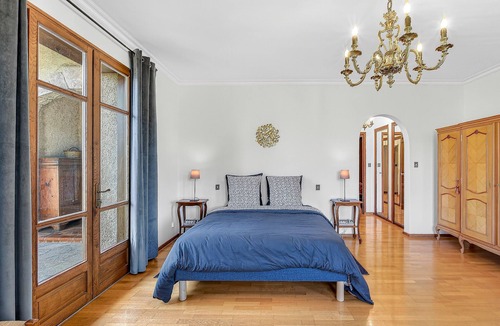 Gap Bed & Breakfast | Guest Room – 40 m² Master Suite with Mountain View & Private Pool