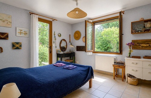 Bouc-Bel-Air Bed & Breakfast | Guest Room “Tromelin” with Private Terrace, Wi-Fi, and Electric Vehicle Charging Point