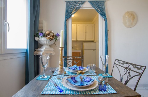 Frejus Plage Bed & Breakfast | Guest Studio Aphrodite, 800m from the beach