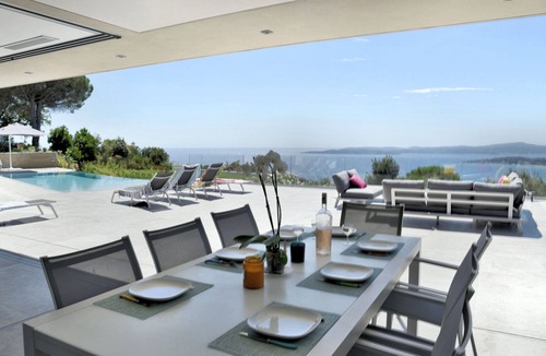 Les Issambres Villa | Gulf of St Tropez – Prestigious new villa, stunning sea- and mountain view