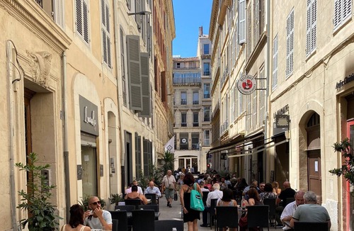 Prefecture Apartment | Haussmannian apartment pedestrian street Opéra