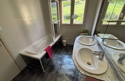 Nant House | Haven of peace in Nant between Nature and river with heated swimming pool for 10 people
