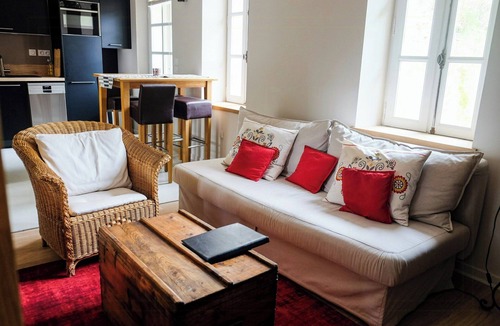 Crestet Apartment | Historic silk mill at the foot of Mont Ventoux