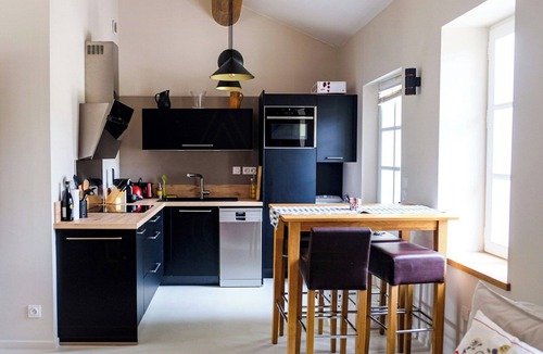 Crestet Apartment | Historic silk mill at the foot of Mont Ventoux