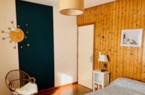 Benevent-et-Charbillac House | Holiday Home 'La Maison De Marie Le Rocher' with Shared Garden and Wi-Fi