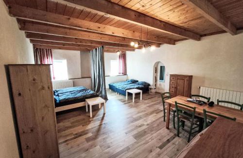 Saint-Andre-de-Majencoules House | Holiday Home in Saint-Andre-De-Majencoules mit terasse- Garl by Interhome