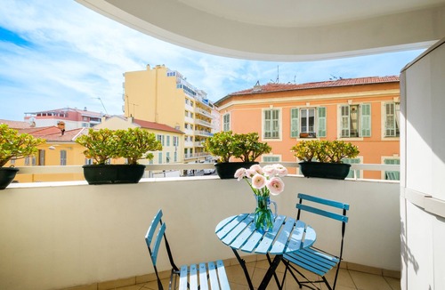 Riquier Apartment | Holiday Apartment "Bilocale A Nizza" with Private Terrace, Balcony & Wi-Fi