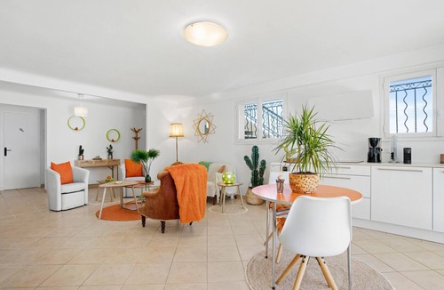 Frejus Apartment | Holiday Apartment "Le Figuier" – Private Pool, Air Conditioning, Wi-Fi, Partial Sea View