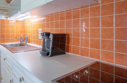 Sainte-Maxime City Centre Apartment | Holiday Apartment "Stomolocation" with Private Terrace, A/C & Wi-Fi
