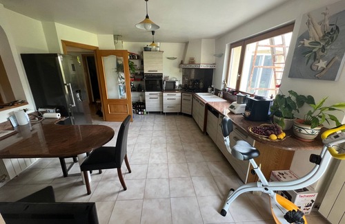 Chateauneuf-de-Gadagne House | Holiday Home 'Avec Piscine' with Private Pool, Private Garden and Wi-Fi