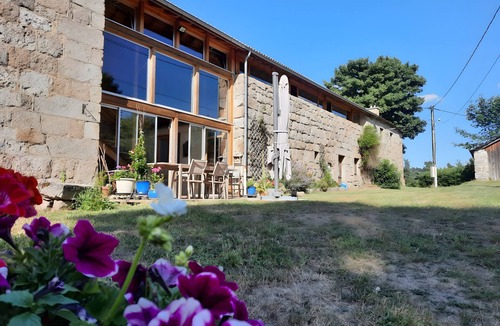 Le Chambon-sur-Lignon House | Holiday Home “Gîte de Charrey” with Private Terrace, Garden, and Wi-Fi