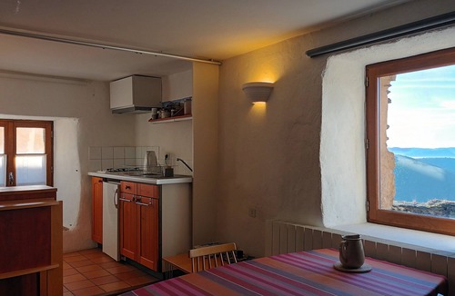 Castelnau-Pegayrols House | Holiday Home 'La Clé Des Sens' with Mountain Views, Private Terrace & Indoor Pool